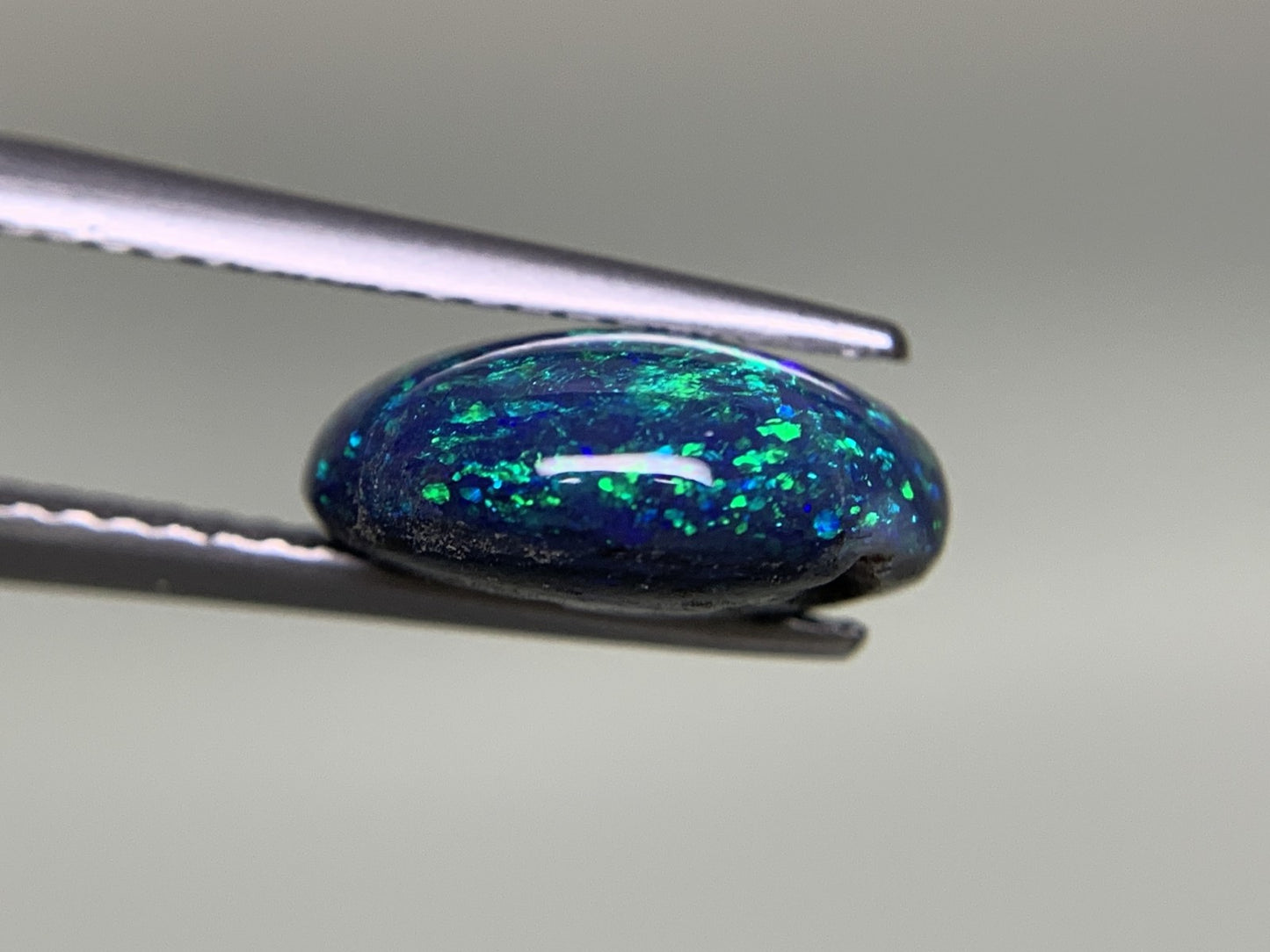 ブラックオパール 2.864ct 宝石ソーティング付き  11.2㎜×10.0㎜×4.9㎜  ルース（ 裸石 ） 3198Y