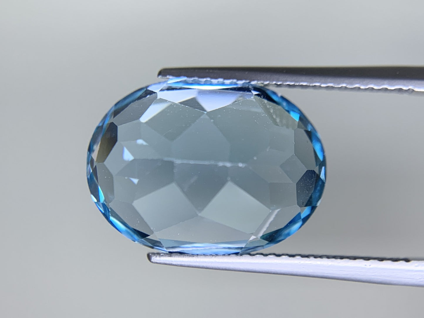 ブルートパーズ 天然 12.709ct 宝石ソーティング付き 16.0㎜×11.9㎜×8.3㎜ ルース（ 裸石 ） 8336Y