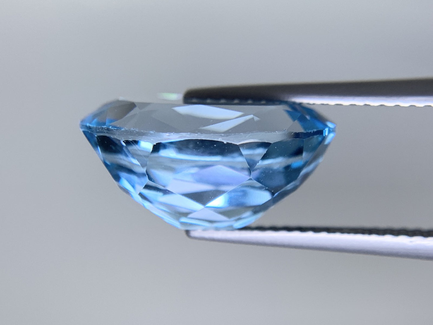 ブルートパーズ 天然 12.709ct 宝石ソーティング付き 16.0㎜×11.9㎜×8.3㎜ ルース（ 裸石 ） 8336Y