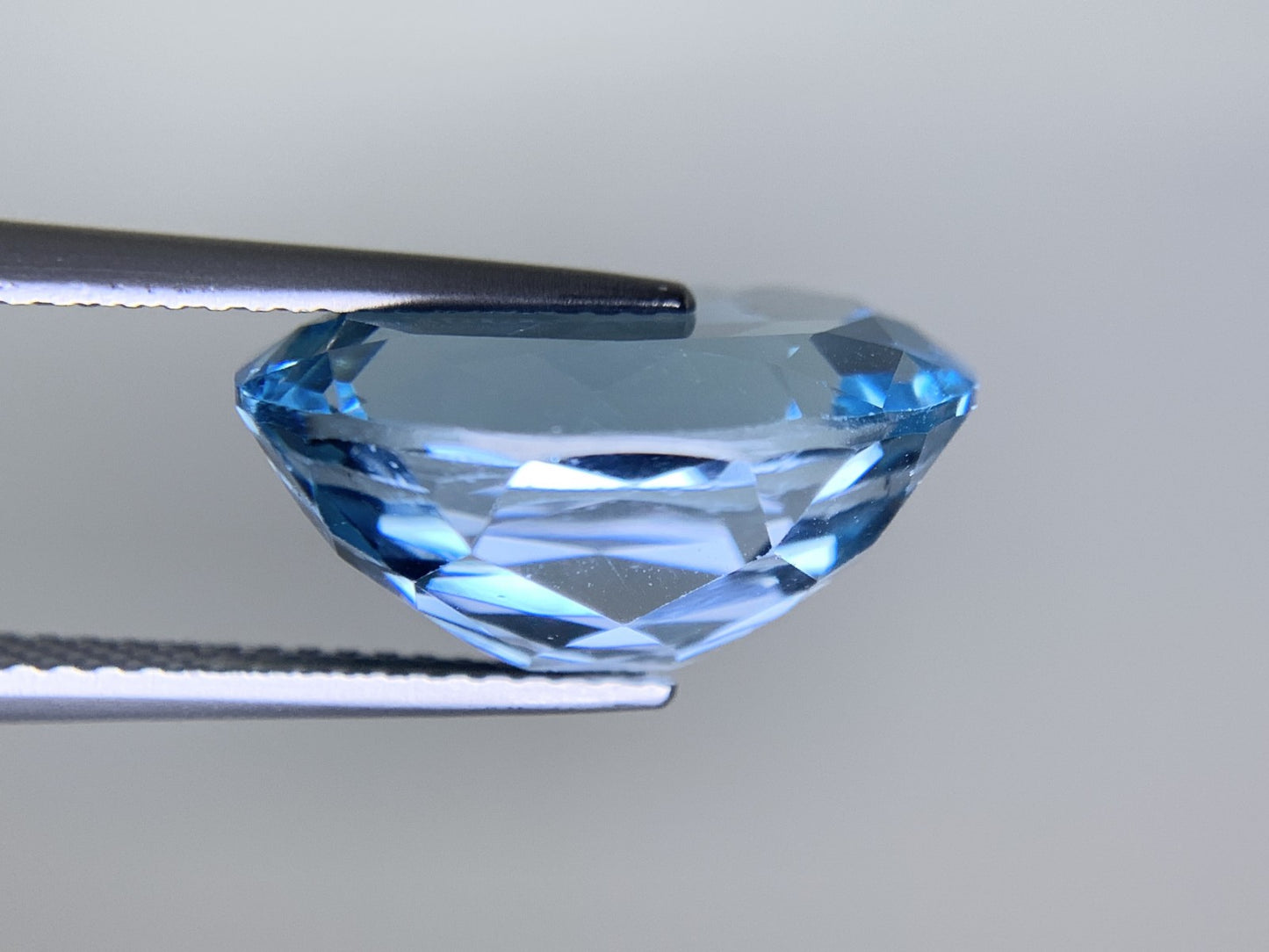 ブルートパーズ 天然 12.709ct 宝石ソーティング付き 16.0㎜×11.9㎜×8.3㎜ ルース（ 裸石 ） 8336Y