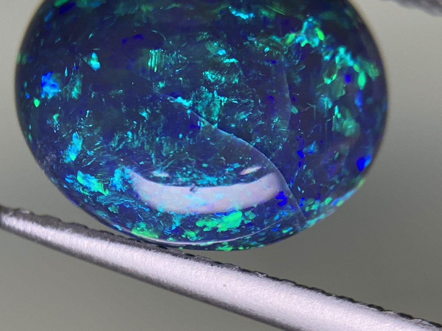 ブラックオパール 2.864ct 宝石ソーティング付き  11.2㎜×10.0㎜×4.9㎜  ルース（ 裸石 ） 3198Y