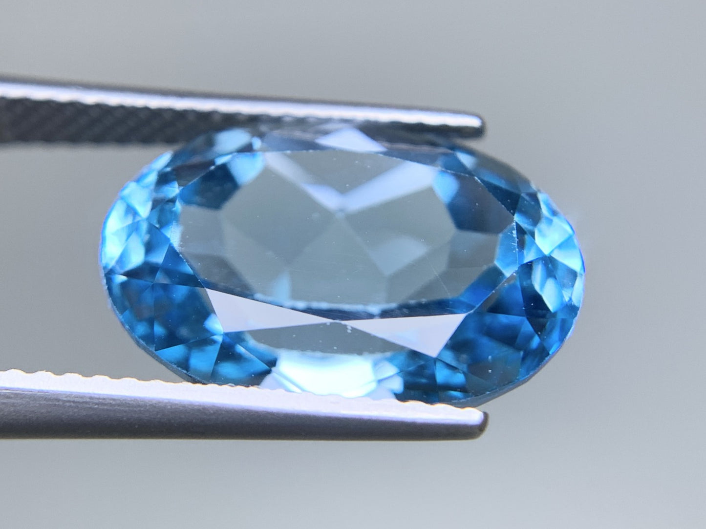 ブルートパーズ 天然 12.709ct 宝石ソーティング付き 16.0㎜×11.9㎜×8.3㎜ ルース（ 裸石 ） 8336Y