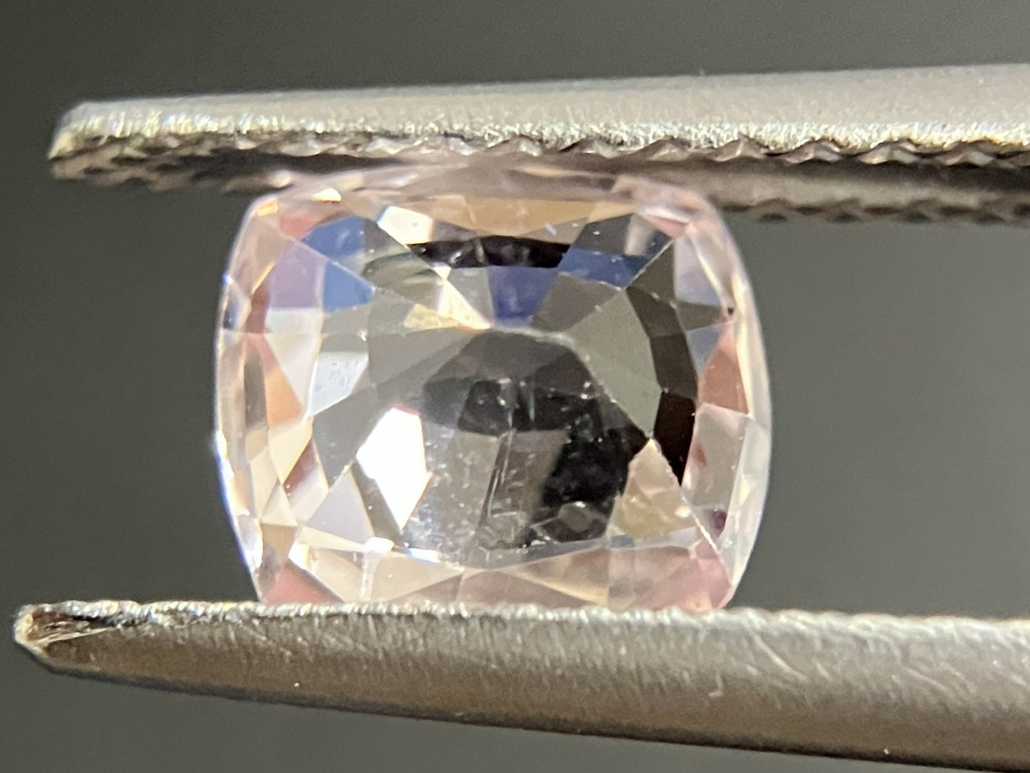 サファイア 1.23ct GIA鑑別書付き 非加熱 6.56㎜×5.98㎜×3.61㎜ ルース（ 裸石 ） 3830YY