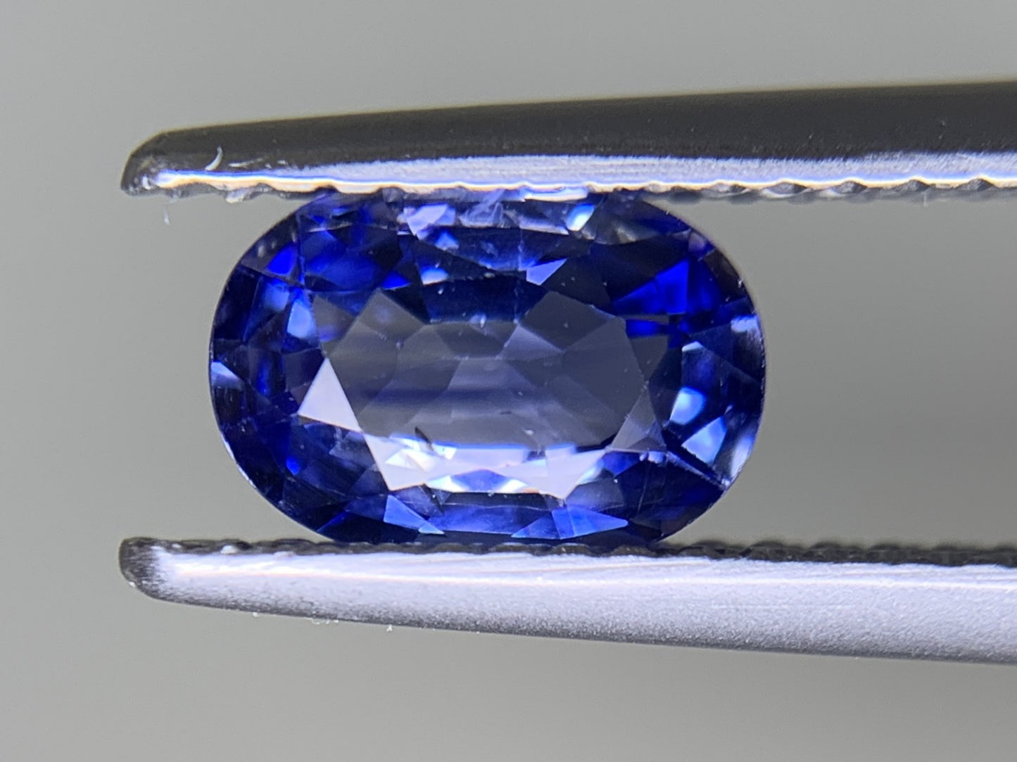 サファイア 1.321ct  宝石ソーティング付き  7.8㎜×5.5㎜×3.3㎜ ルース（ 裸石 ） 1824Y