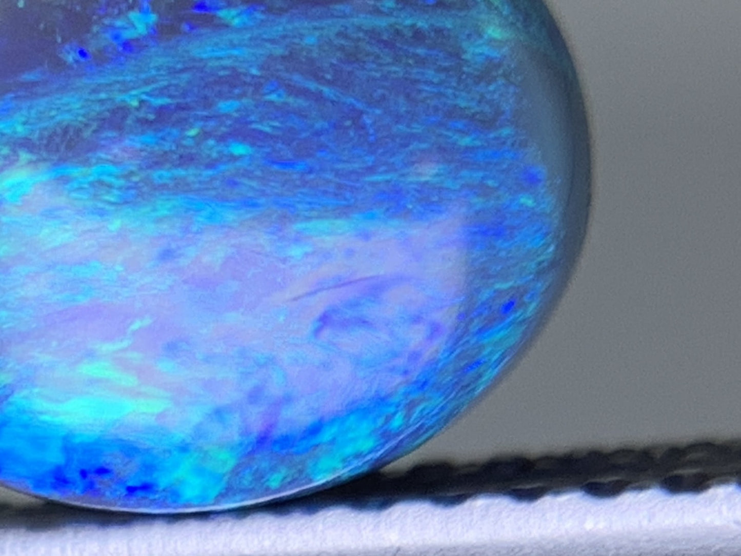 ブラックオパール 天然 1.701ct 宝石ソーティング付き 8.9㎜×7.4㎜×3.8㎜ ルース（ 裸石 ） 6198Y