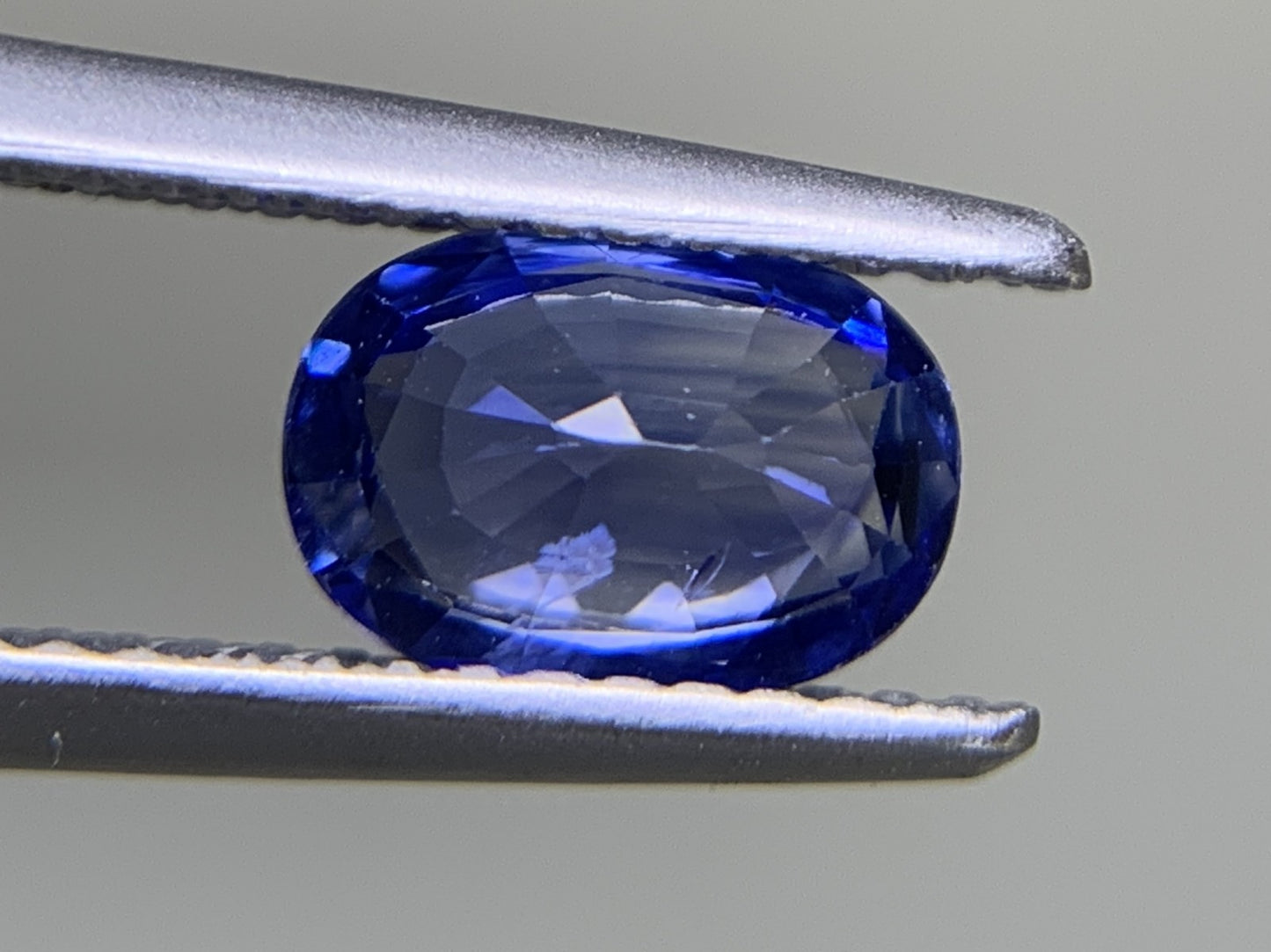 サファイア 1.321ct  宝石ソーティング付き  7.8㎜×5.5㎜×3.3㎜ ルース（ 裸石 ） 1824Y