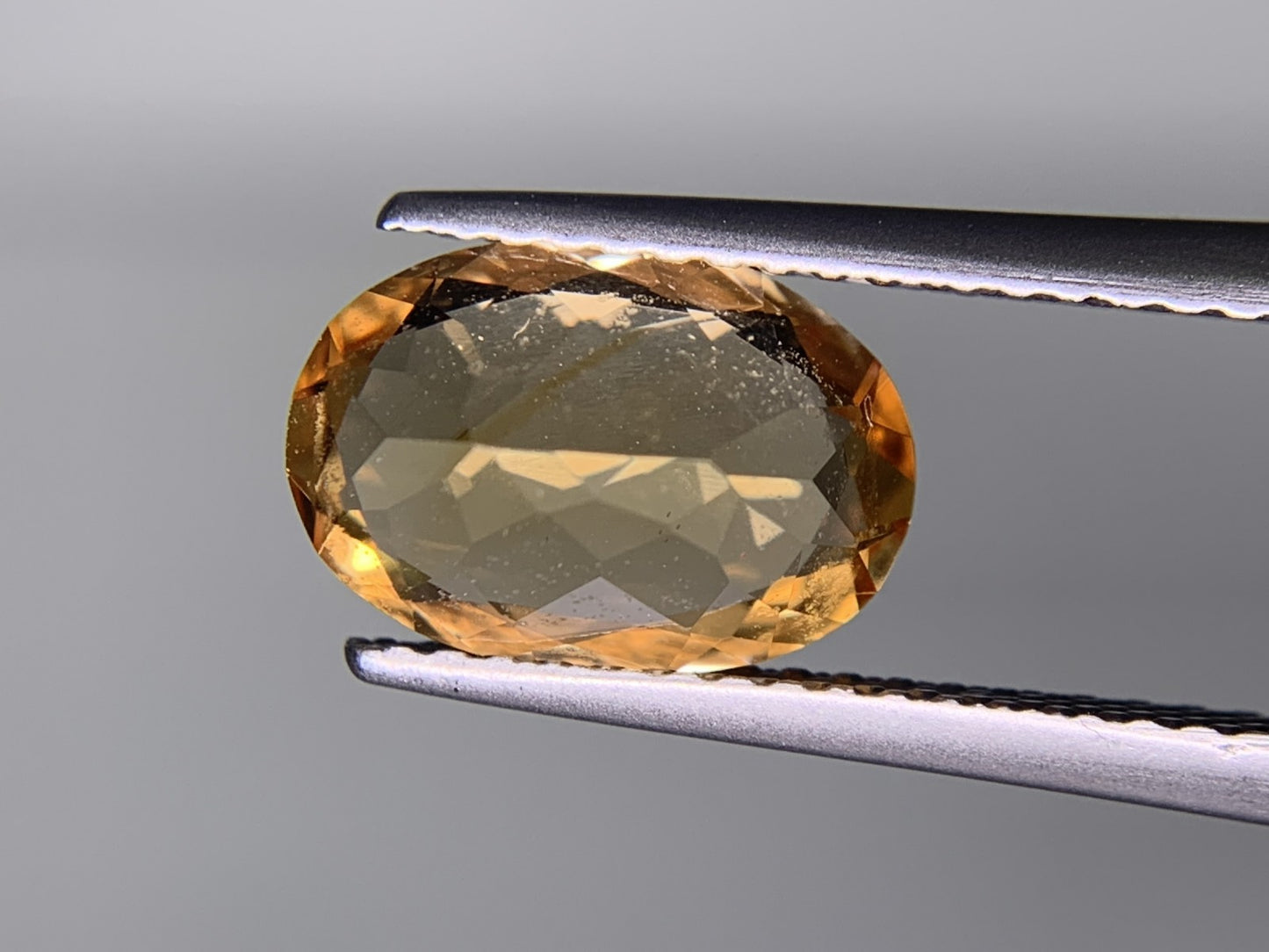 インペリアルトパーズ 2.402ct　宝石ソーティング付き　 縦10.3㎜×横7.0㎜×高さ4.3㎜　 ルース（ 裸石 ）　 1419Y