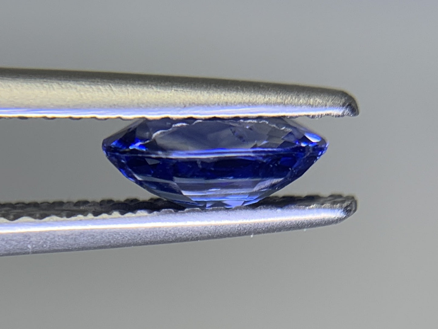 サファイア 1.321ct  宝石ソーティング付き  7.8㎜×5.5㎜×3.3㎜ ルース（ 裸石 ） 1824Y