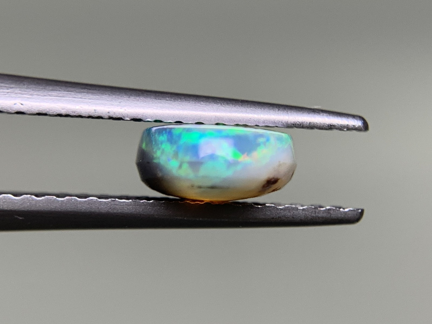 ブラックオパール 1.324ct 宝石ソーティング付き  9.4㎜×6.7㎜×3.1㎜  ルース（ 裸石 ） 3209Y