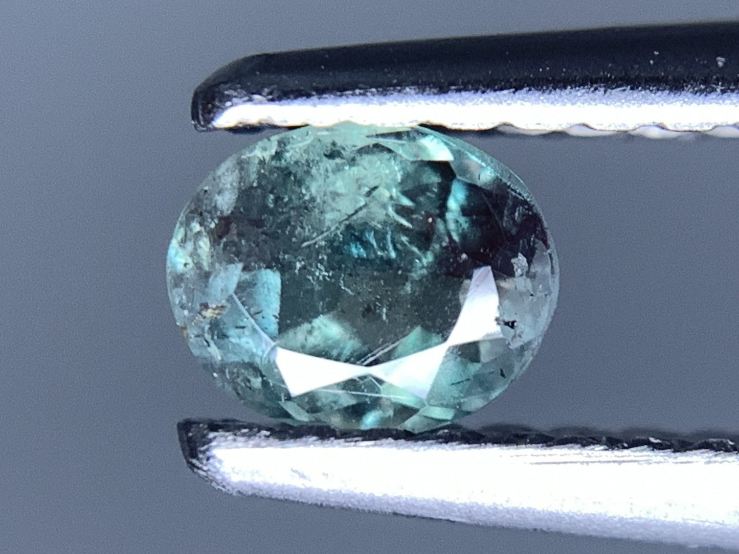 アレキサンドライト 天然 0.351ct 中央宝石ソーティング付き 4.65㎜×3.85㎜×2.38㎜ ルース（ 裸石 ） 7105Y