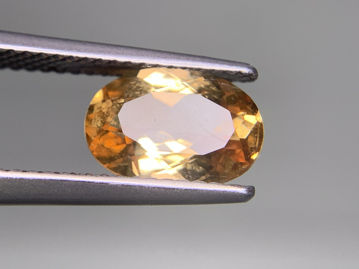 インペリアルトパーズ 2.402ct　宝石ソーティング付き　 縦10.3㎜×横7.0㎜×高さ4.3㎜　 ルース（ 裸石 ）　 1419Y