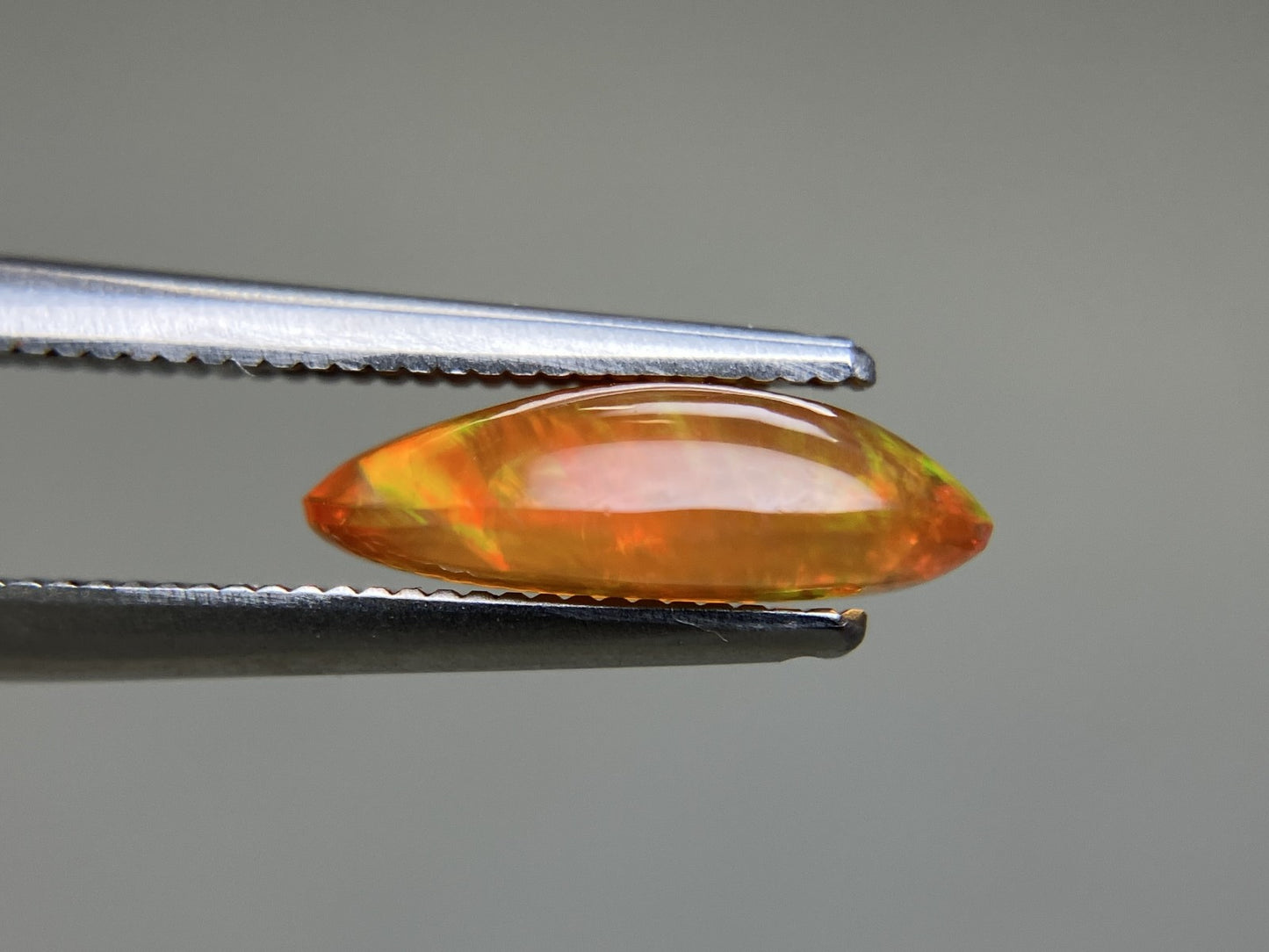ファイアオパール  天然   1.731ct   宝石ソーティング付き   12.0㎜×6.7㎜×3.6㎜    天然 ルース（ 裸石 ）  5541YY