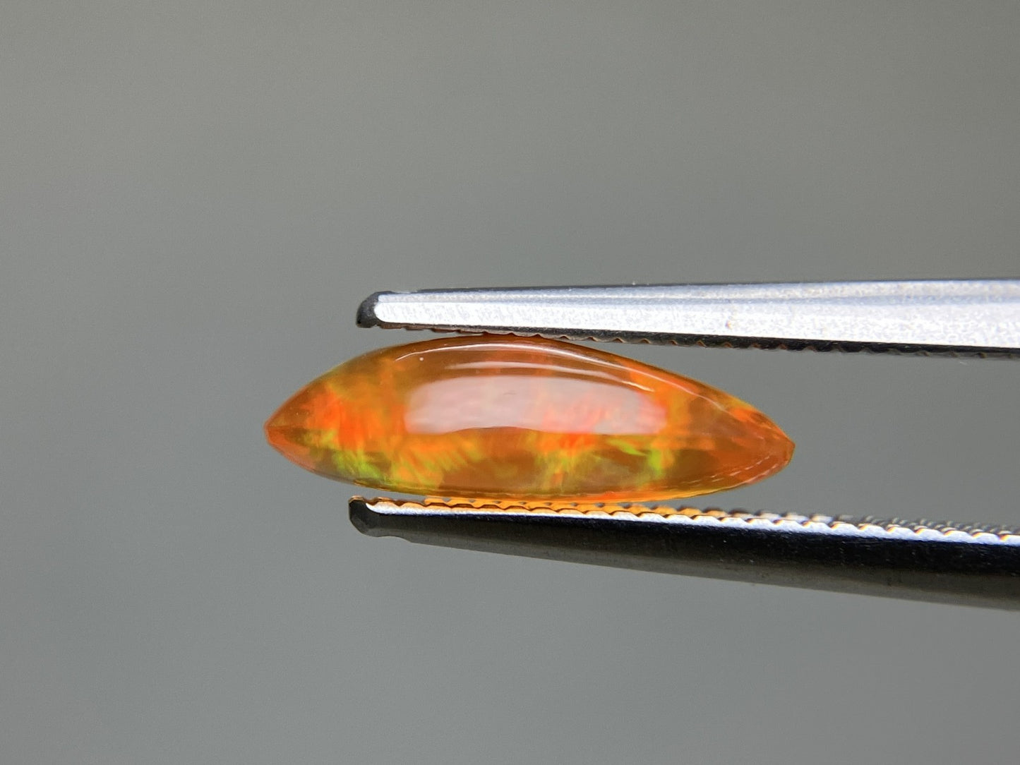 ファイアオパール  天然   1.731ct   宝石ソーティング付き   12.0㎜×6.7㎜×3.6㎜    天然 ルース（ 裸石 ）  5541YY