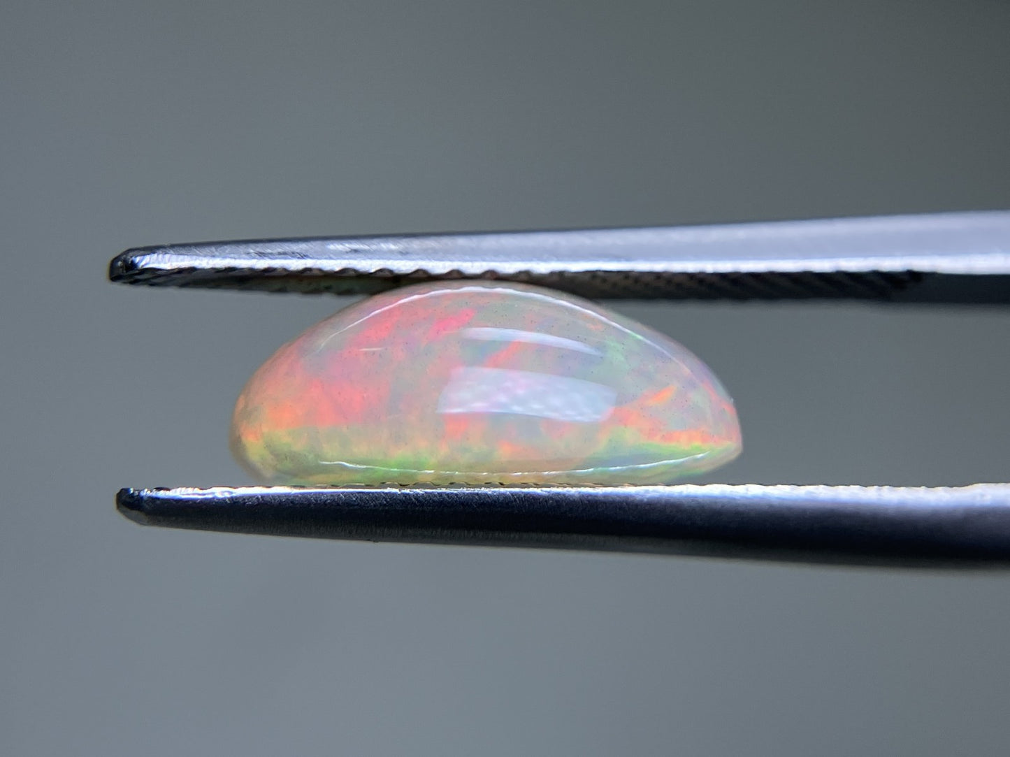 オパール 2.885ct 宝石ソーティング付き  12.3㎜×9.6㎜×5.1㎜  ルース（ 裸石 ） 3641YY