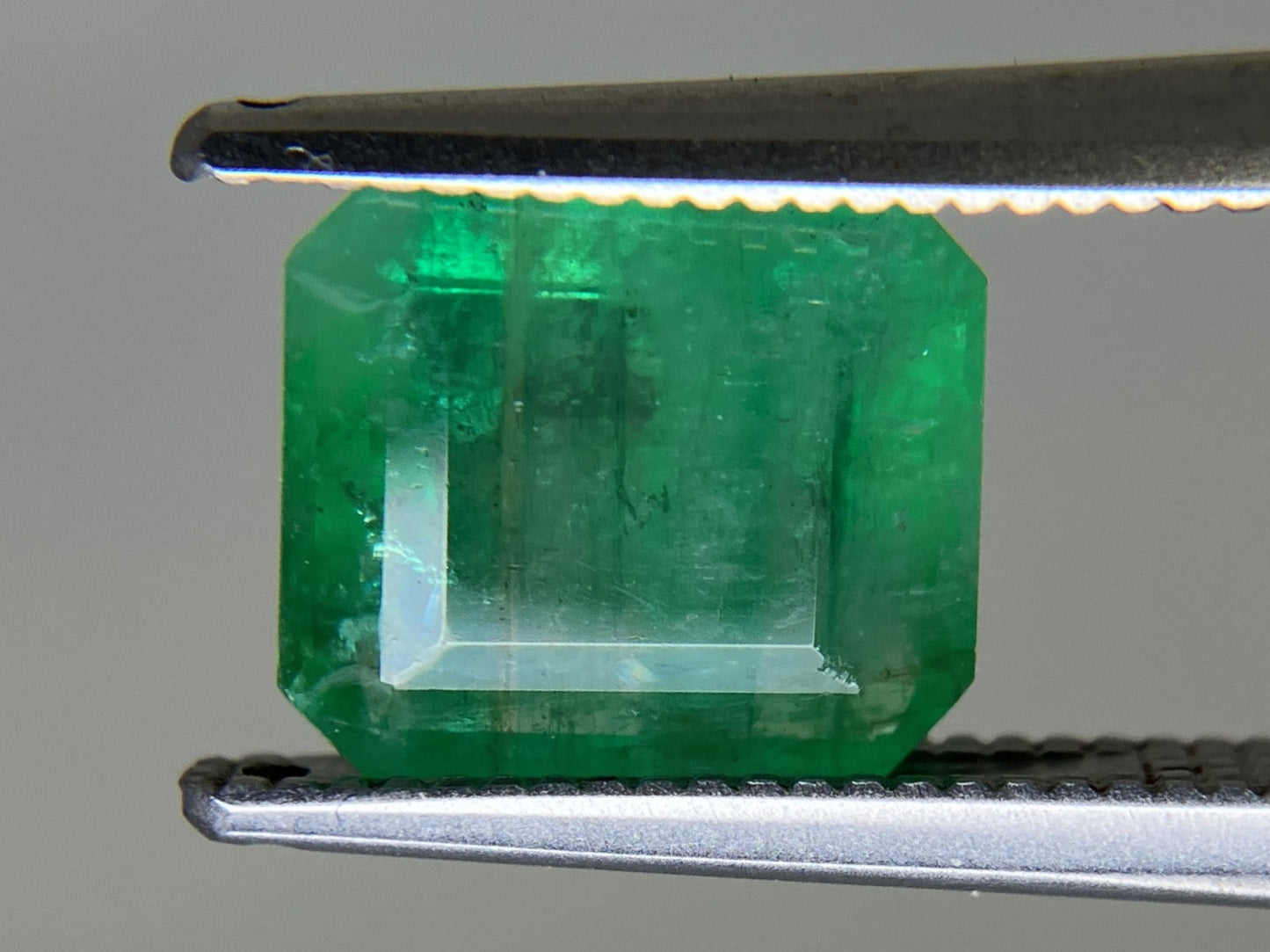 エメラルド 天然 1.640ct 中央宝石ソーティング付き 8.24㎜×7.11㎜×3.62㎜ 天然 ルース（ 裸石 ） 5651YY