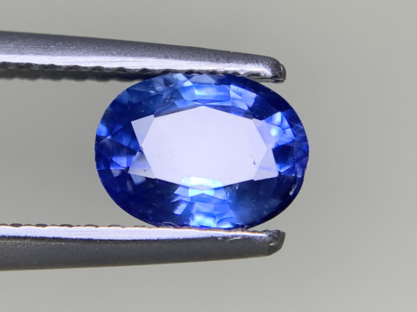 サファイア 1.277ct  宝石ソーティング付き  7.4㎜×5.9㎜×3.3㎜ ルース（ 裸石 ） 1828Y