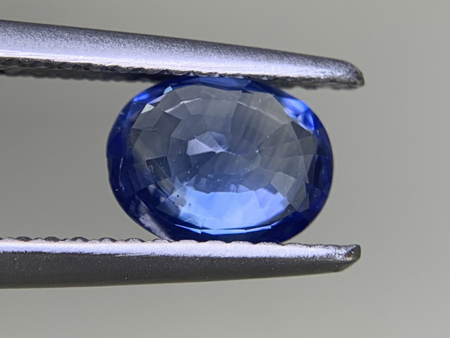 サファイア 1.277ct  宝石ソーティング付き  7.4㎜×5.9㎜×3.3㎜ ルース（ 裸石 ） 1828Y