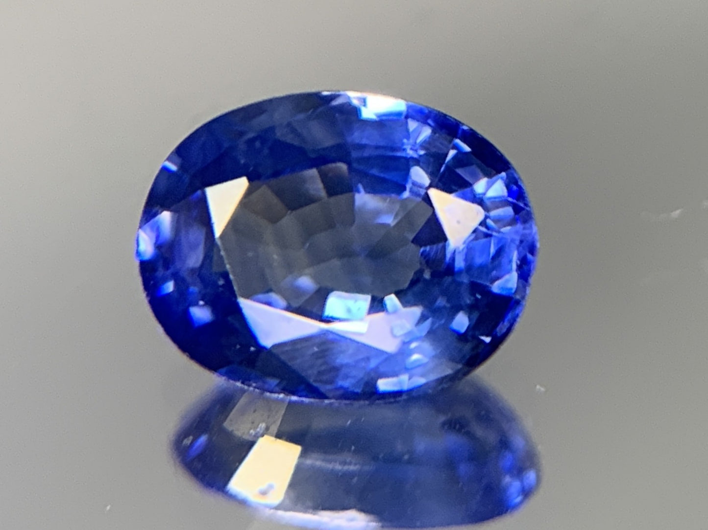 サファイア 1.277ct  宝石ソーティング付き  7.4㎜×5.9㎜×3.3㎜ ルース（ 裸石 ） 1828Y