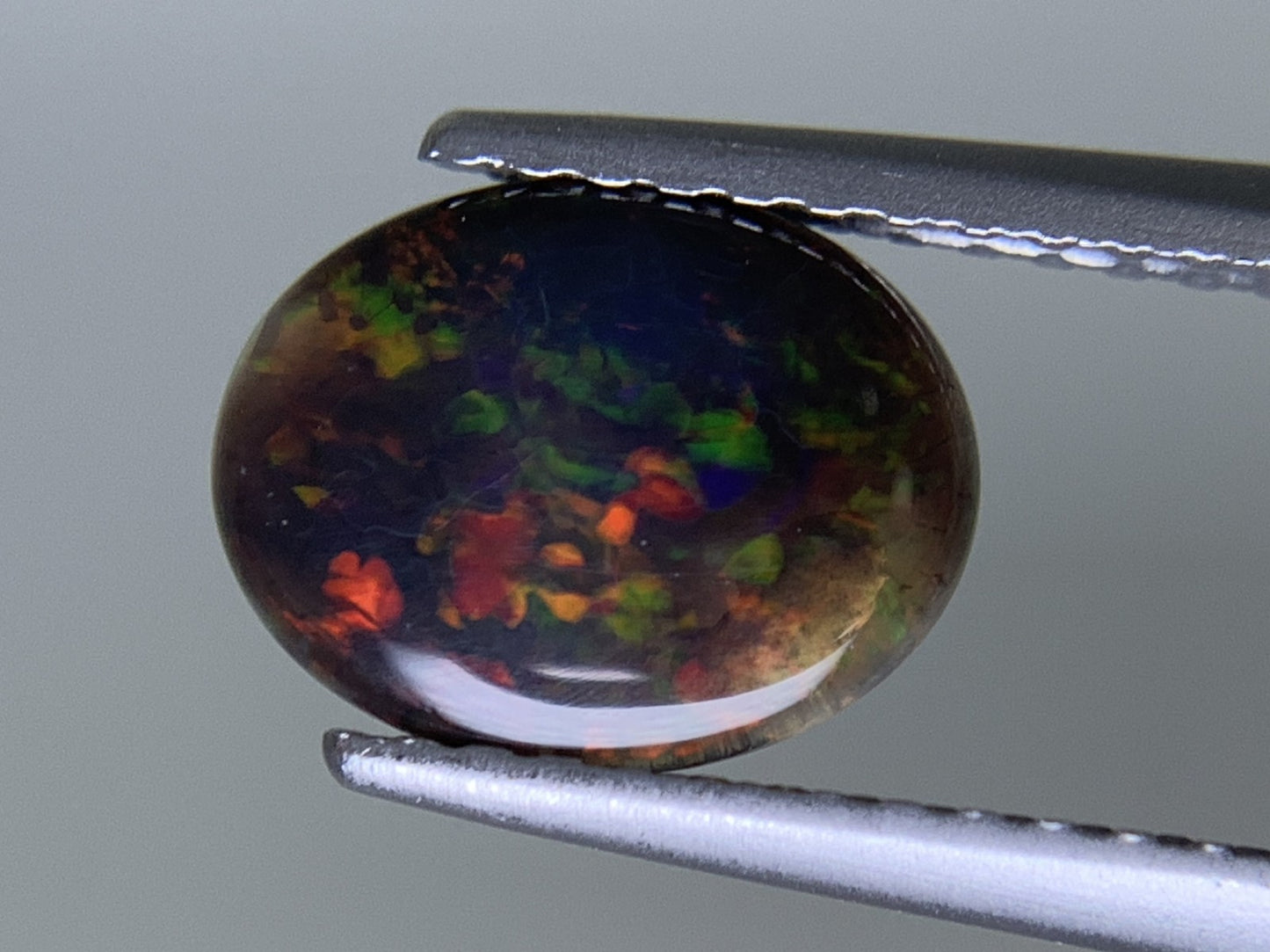 ブラックオパール 天然 0.672ct 宝石ソーティング付き 8.8㎜×6.8㎜×1.6㎜ ルース（ 裸石 ） 6331Y