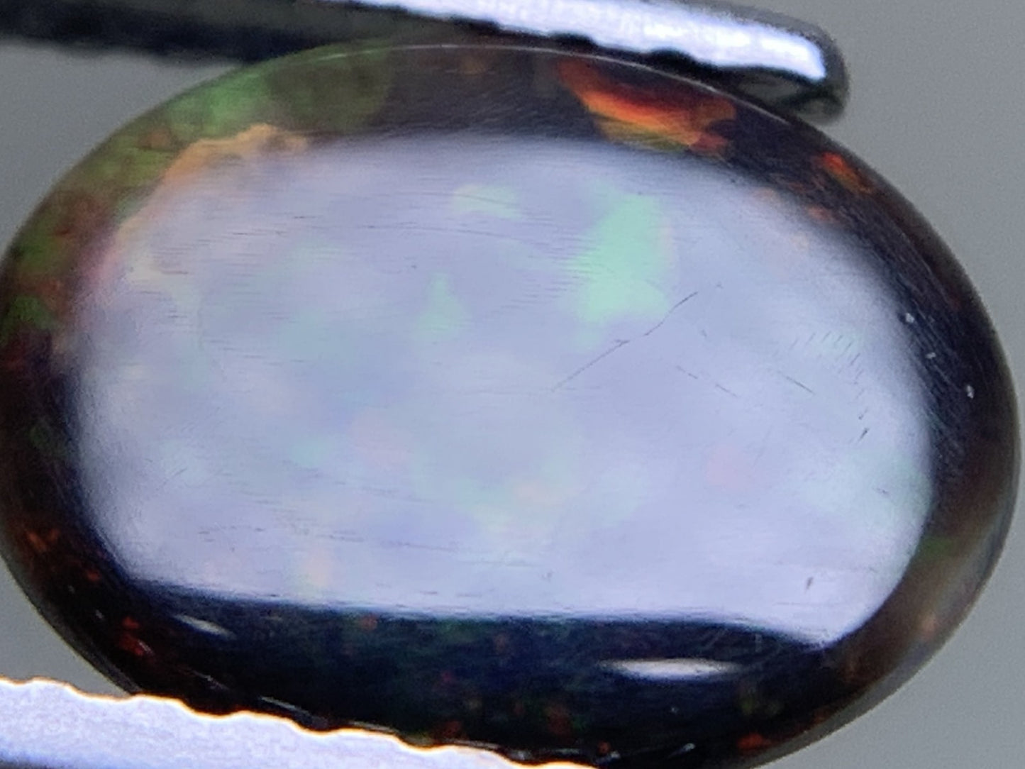 ブラックオパール 天然 0.672ct 宝石ソーティング付き 8.8㎜×6.8㎜×1.6㎜ ルース（ 裸石 ） 6331Y