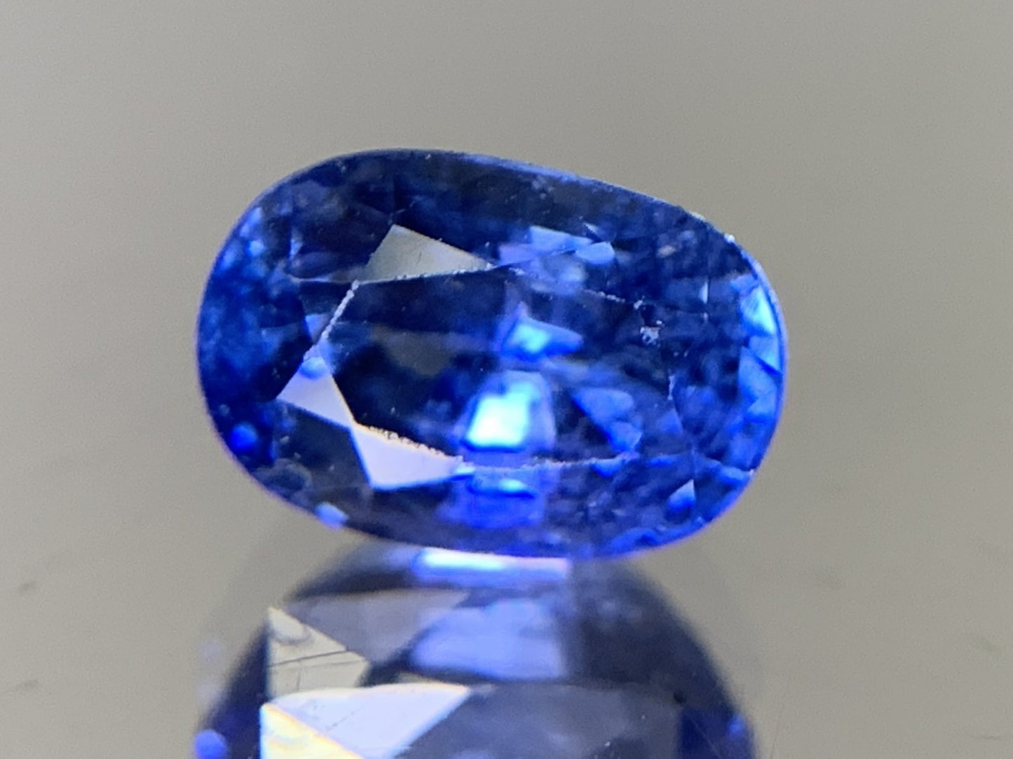 サファイア 1.746ct  宝石ソーティング付き  7.6㎜×5.2㎜×4.9㎜ ルース（ 裸石 ） 2022Y