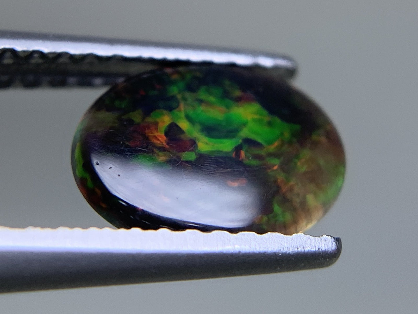 ブラックオパール 天然 0.672ct 宝石ソーティング付き 8.8㎜×6.8㎜×1.6㎜ ルース（ 裸石 ） 6331Y