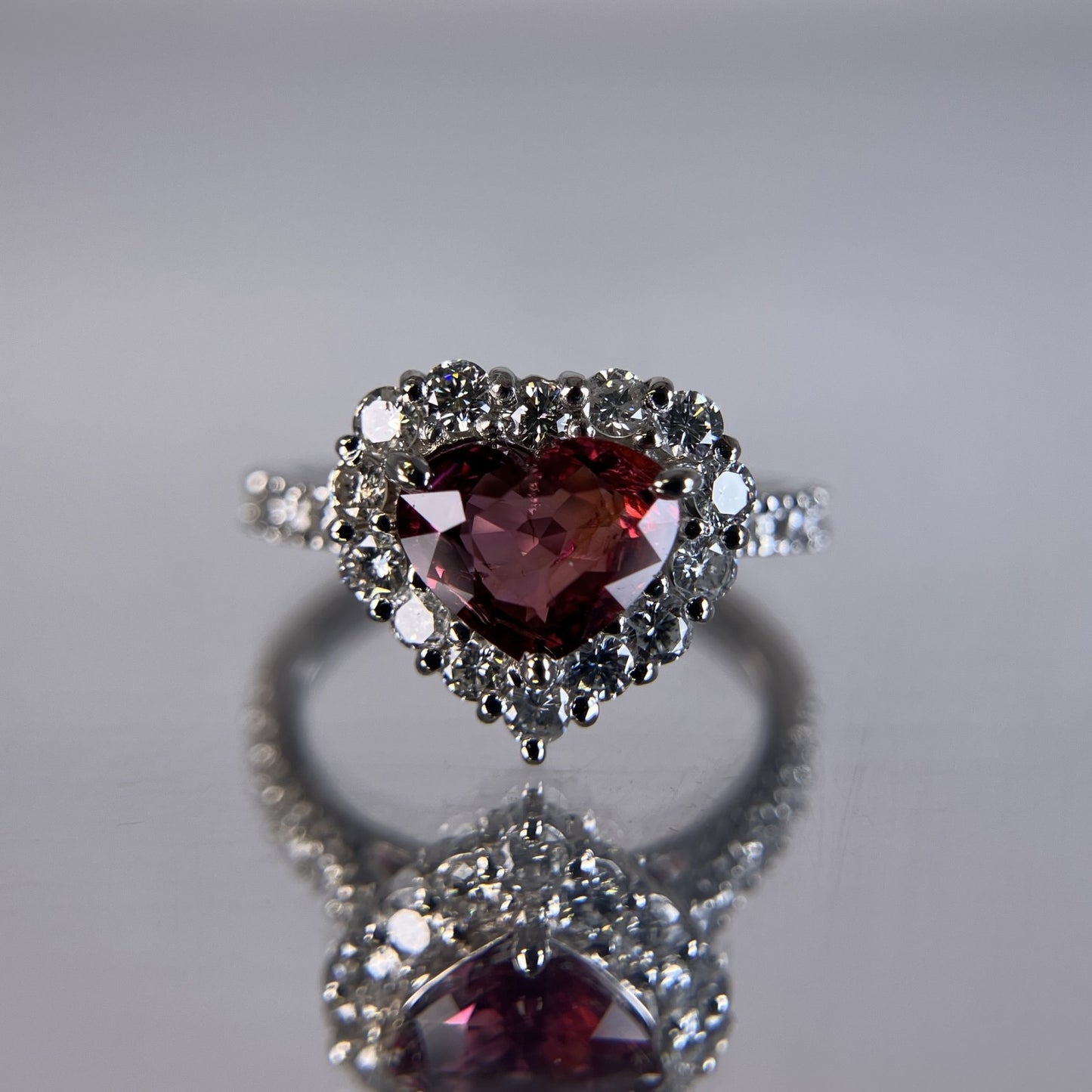 ルビー 1.42ct 非加熱 No heat GIA鑑別書 D0.72ct PT900 5.6g 指輪 （JP9号） サイズ直し無料 8089K