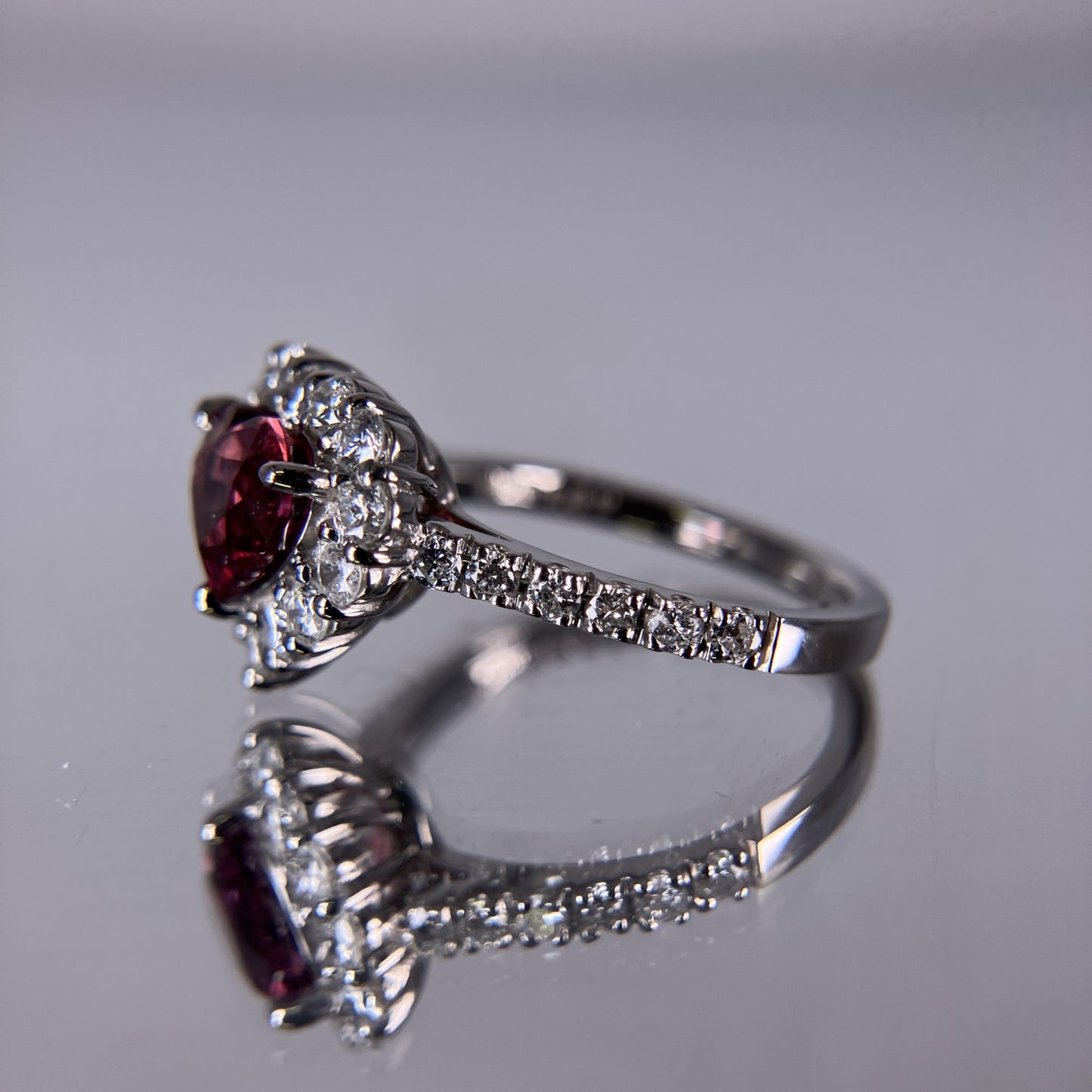 ルビー 1.42ct 非加熱 No heat GIA鑑別書 D0.72ct PT900 5.6g 指輪 （JP9号） サイズ直し無料 8089K
