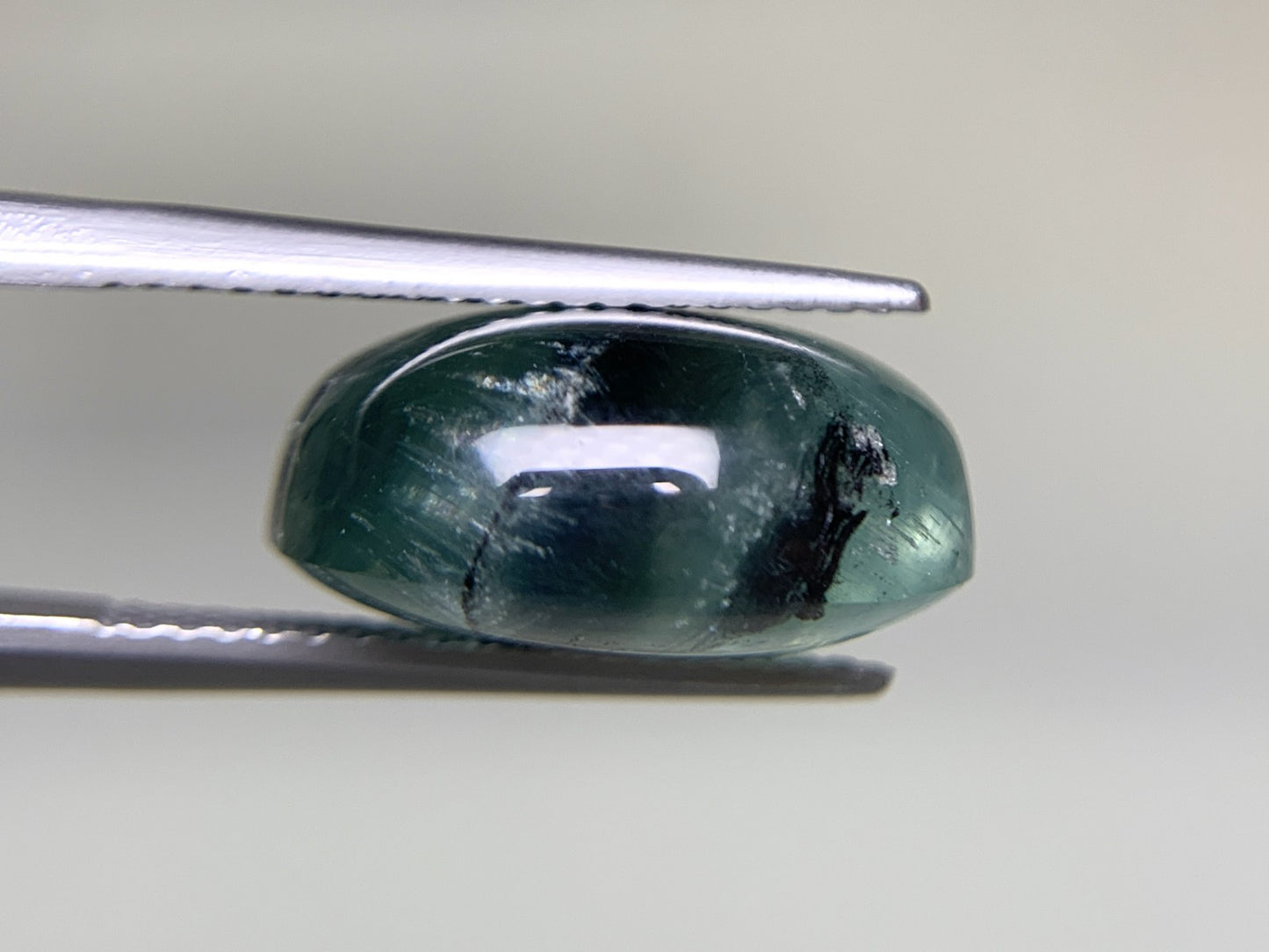 トラピッチェエメラルド  10.919ct  中央宝石ソーティング付き  14.8㎜×12.9㎜×7.3㎜  ルース（ 裸石 ） 3226Y