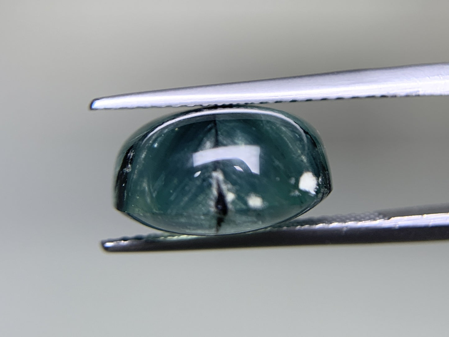 トラピッチェエメラルド  10.919ct  中央宝石ソーティング付き  14.8㎜×12.9㎜×7.3㎜  ルース（ 裸石 ） 3226Y