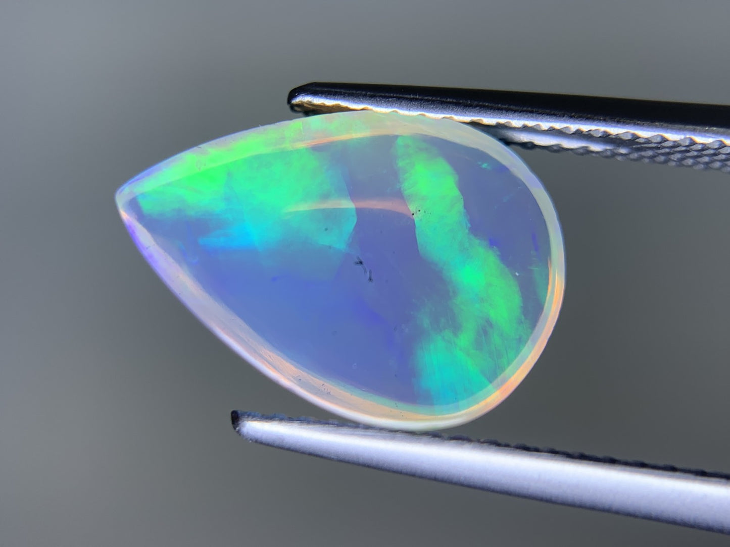 オパール 2.435ct 宝石ソーティング付き 14.0㎜×10.1㎜×4.1㎜ ルース（ 裸石 ） 3919Y