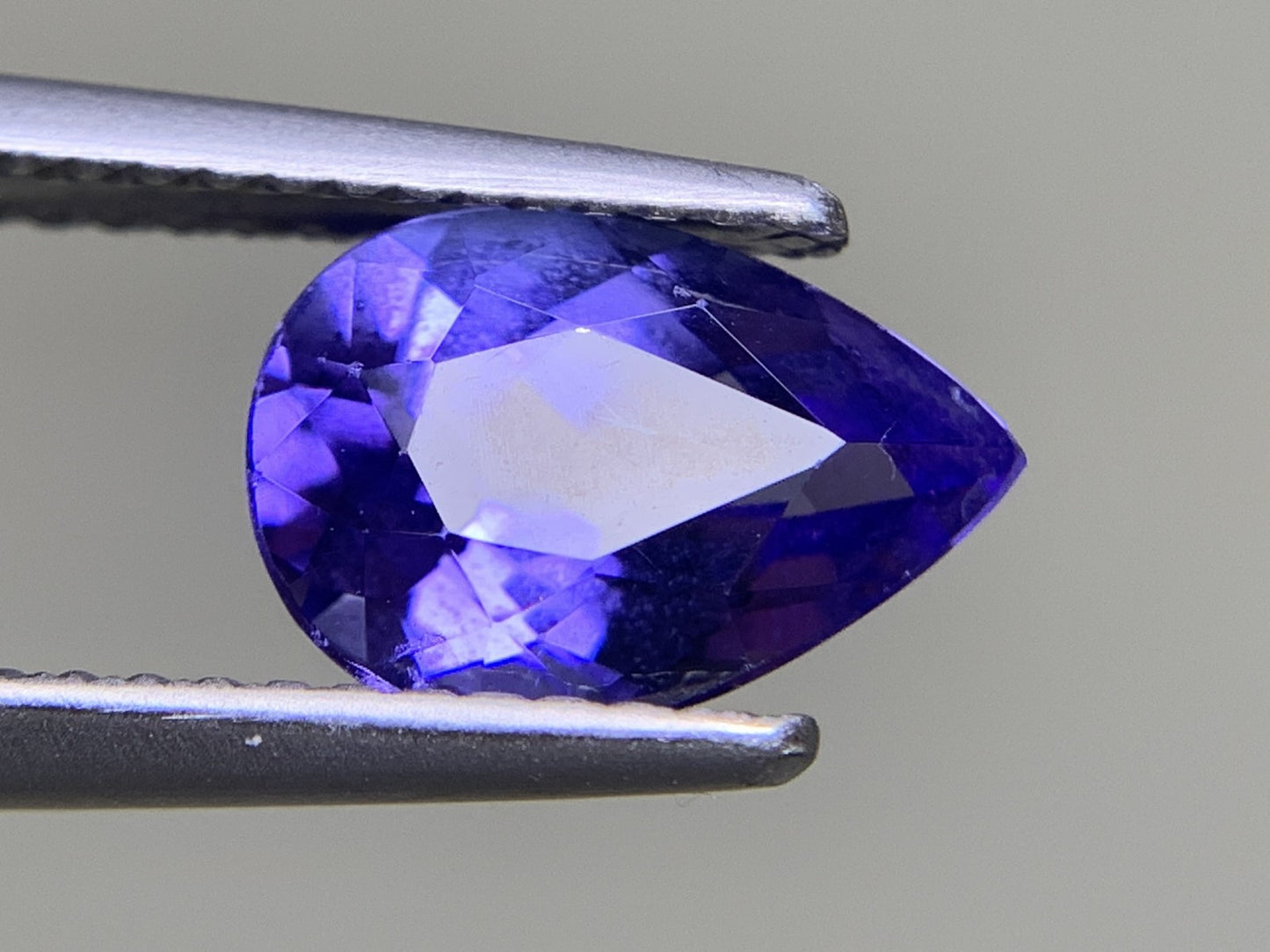 タンザナイト 1.998ct  宝石ソーティング付き  10.0㎜×6.8㎜×4.6㎜ ルース（ 裸石 ） 2197Y