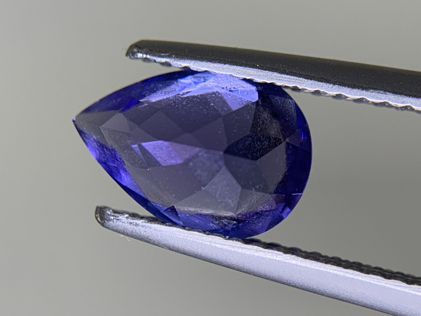 タンザナイト 1.998ct  宝石ソーティング付き  10.0㎜×6.8㎜×4.6㎜ ルース（ 裸石 ） 2197Y