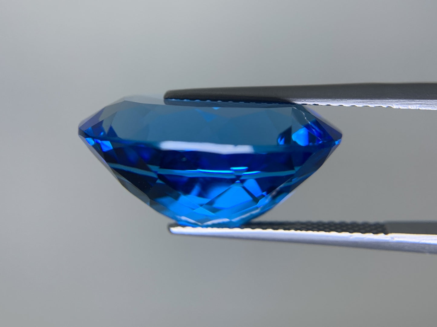 ブルートパーズ 天然 23.222ct 宝石ソーティング付き 20.0㎜×15.2㎜×10.0㎜ ルース（ 裸石 ） 6411Y