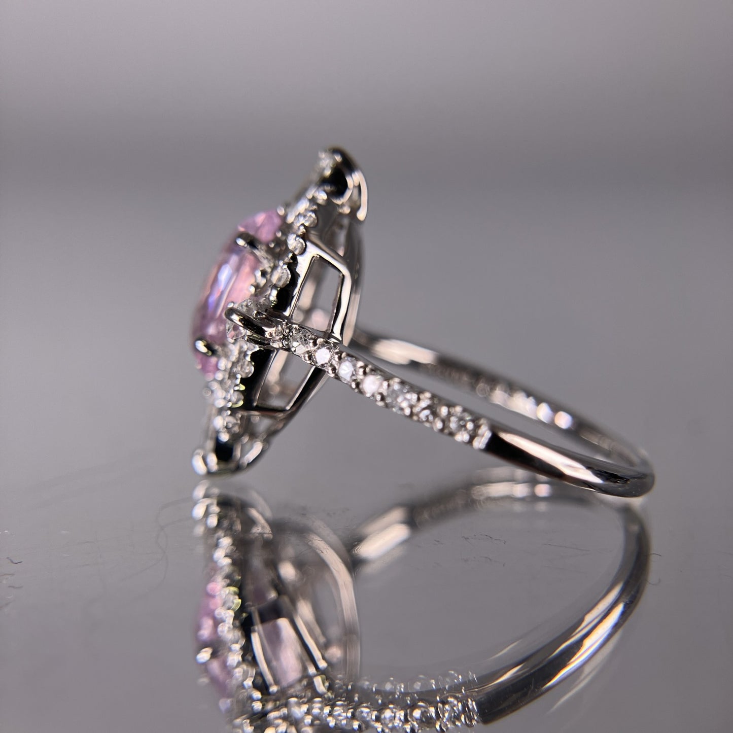 サファイア 1.95ct パパラチャ Padparadscha 非加熱 No heat AIGS鑑別書 D0.48ct PT900 4.4g 指輪 （JP11号） サイズ直し無料 8712K