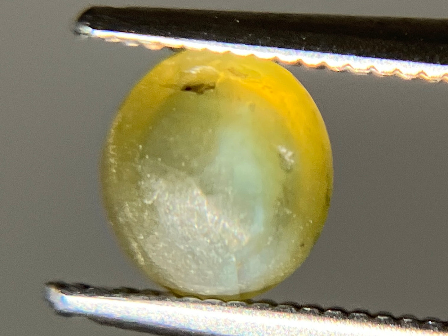 クリソベリルキャッツアイ  天然   1.567ct   宝石ソーティング付き   6.2㎜×5.7㎜×4.5㎜    天然 ルース（ 裸石 ）  5032YY