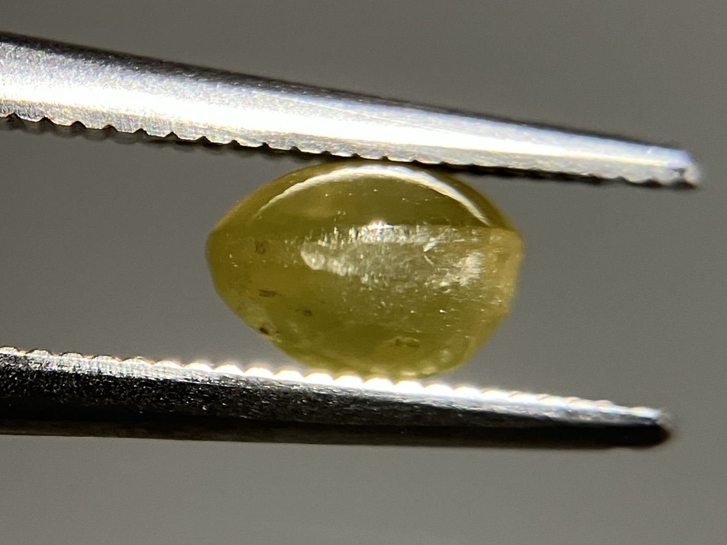 クリソベリルキャッツアイ  天然   1.567ct   宝石ソーティング付き   6.2㎜×5.7㎜×4.5㎜    天然 ルース（ 裸石 ）  5032YY