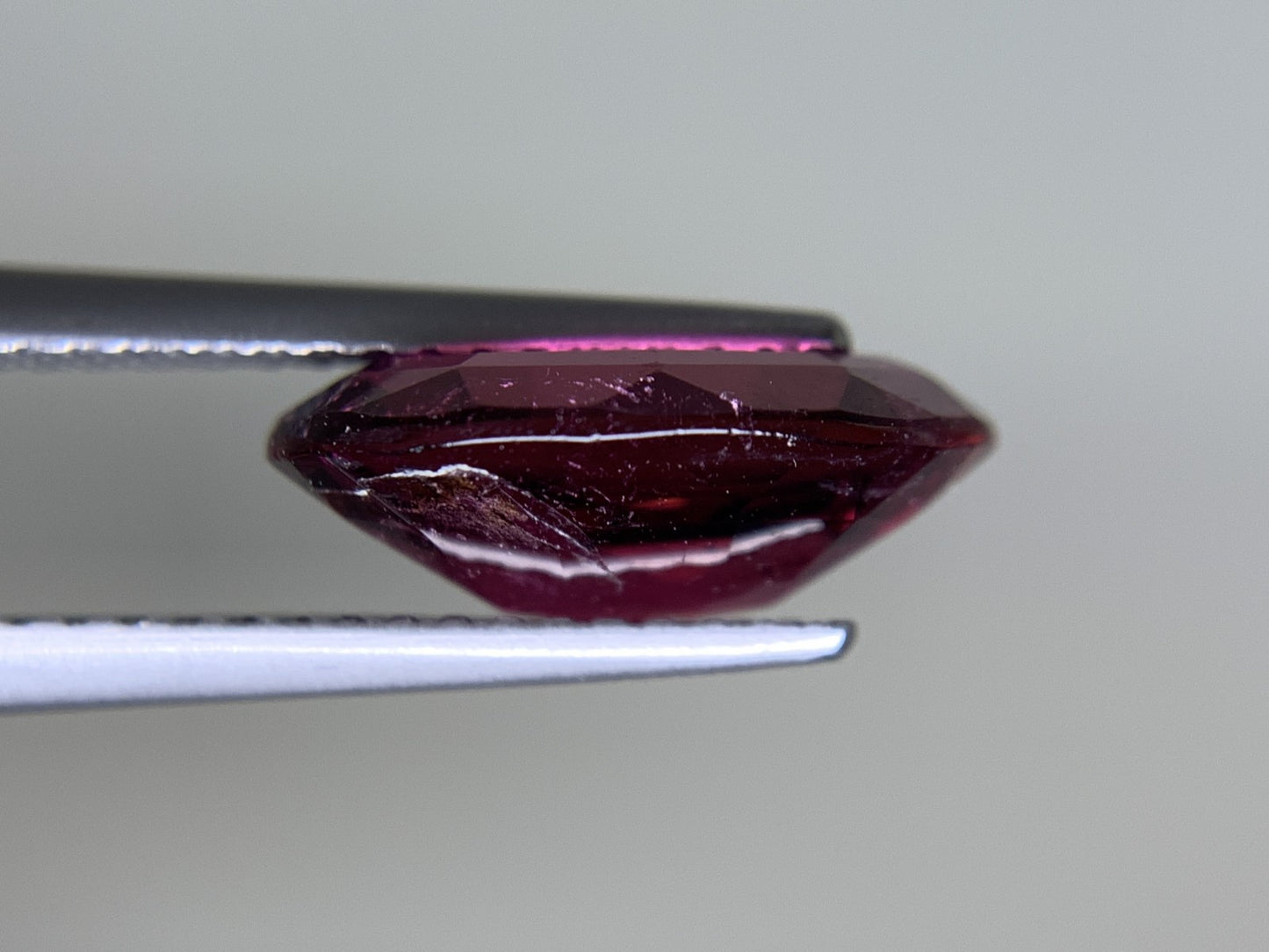 ルベライト（レッドトルマリン）  3.462ct  中央宝石ソーティング付き  12.27㎜×9.22㎜×4.41㎜  ルース（ 裸石 ） 3237Y