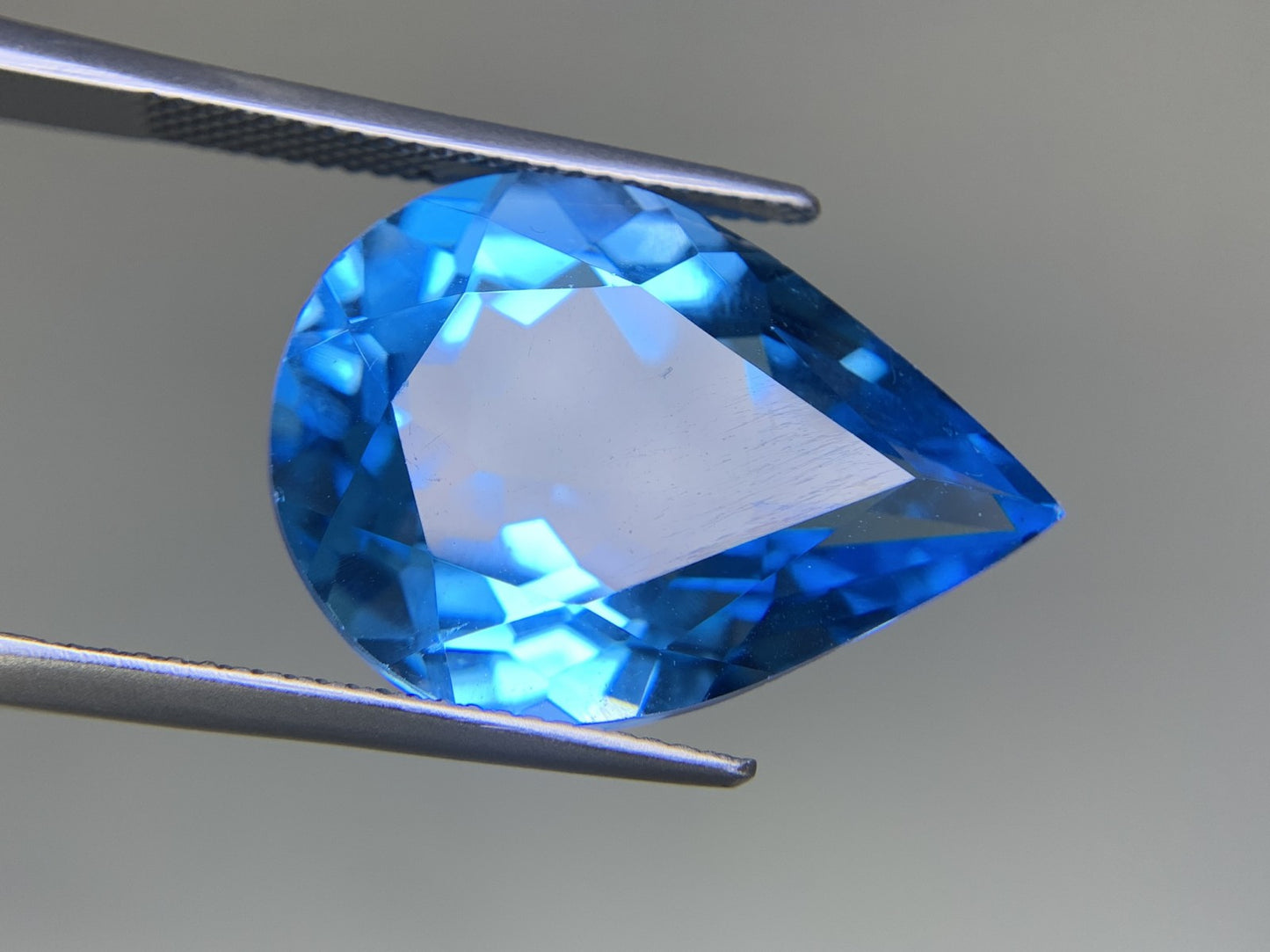 ブルートパーズ 25.350ct 宝石ソーティング付き 22.9㎜×16.6㎜×9.8㎜ ルース（ 裸石 ） 2188Y