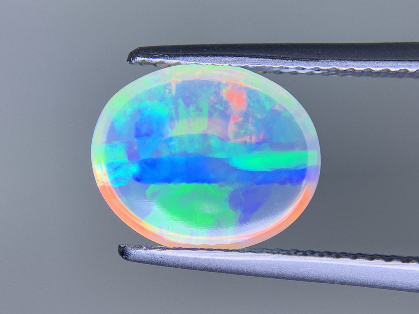 オパール 2.549ct  宝石ソーティング付き  12.0㎜×9.9㎜×4.6㎜  ルース（ 裸石 ） 3926Y