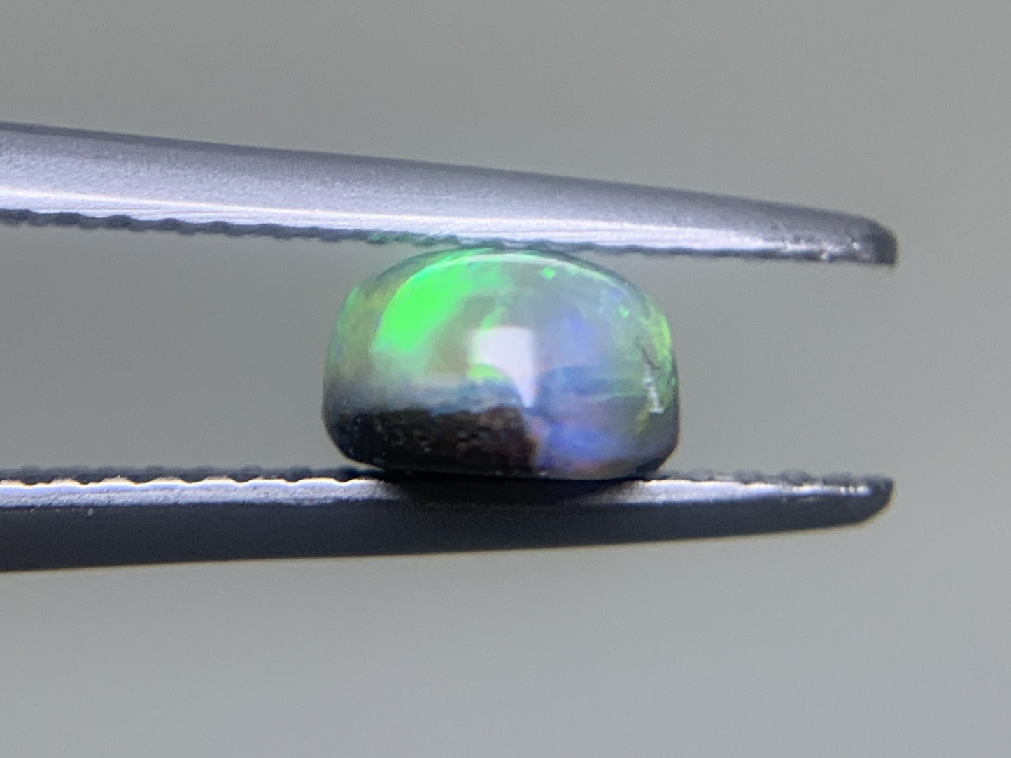 ボルダーオパール 1.710ct  宝石ソーティング付き  9.2㎜×6.3㎜×4.0㎜ ルース（ 裸石 ） 2198Y