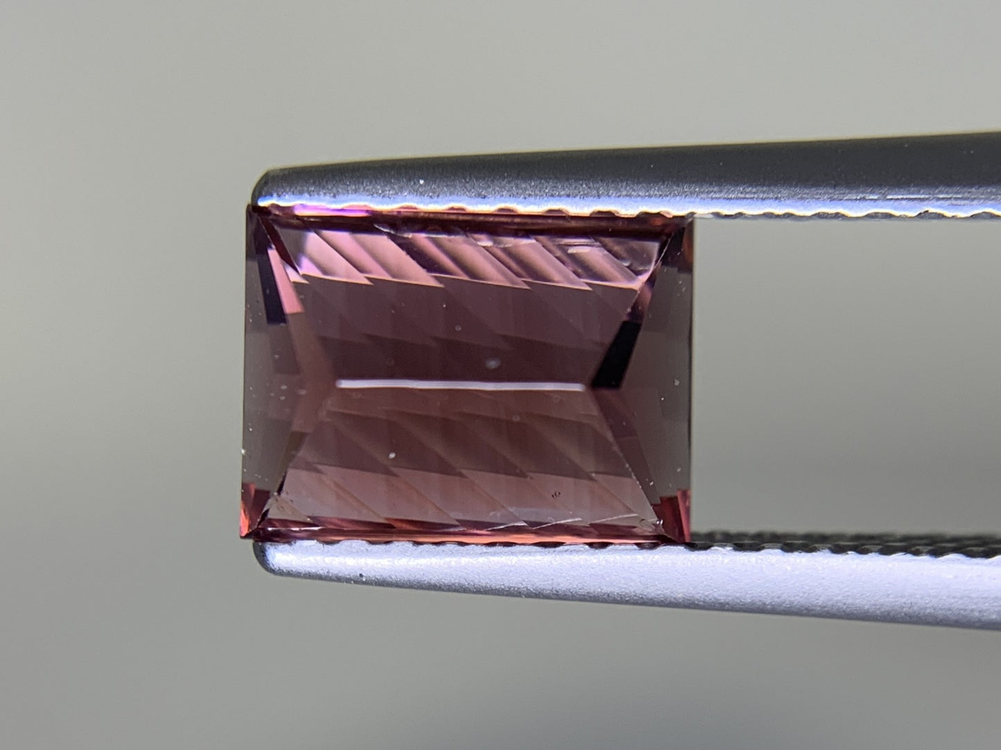 トルマリン  1.70ct  中央宝石ソーティング付き  7.8㎜×5.8㎜×4.5㎜  ルース（ 裸石 ） 3285Y