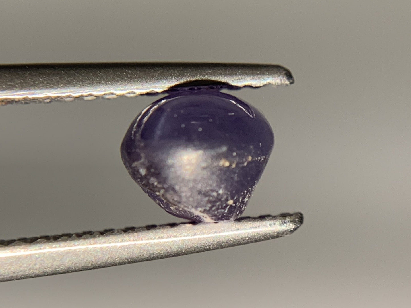 スターサファイア 2.724ct  宝石ソーティング付き  7.8㎜×6.0㎜×5.4㎜  ルース（ 裸石 ） 4056Y