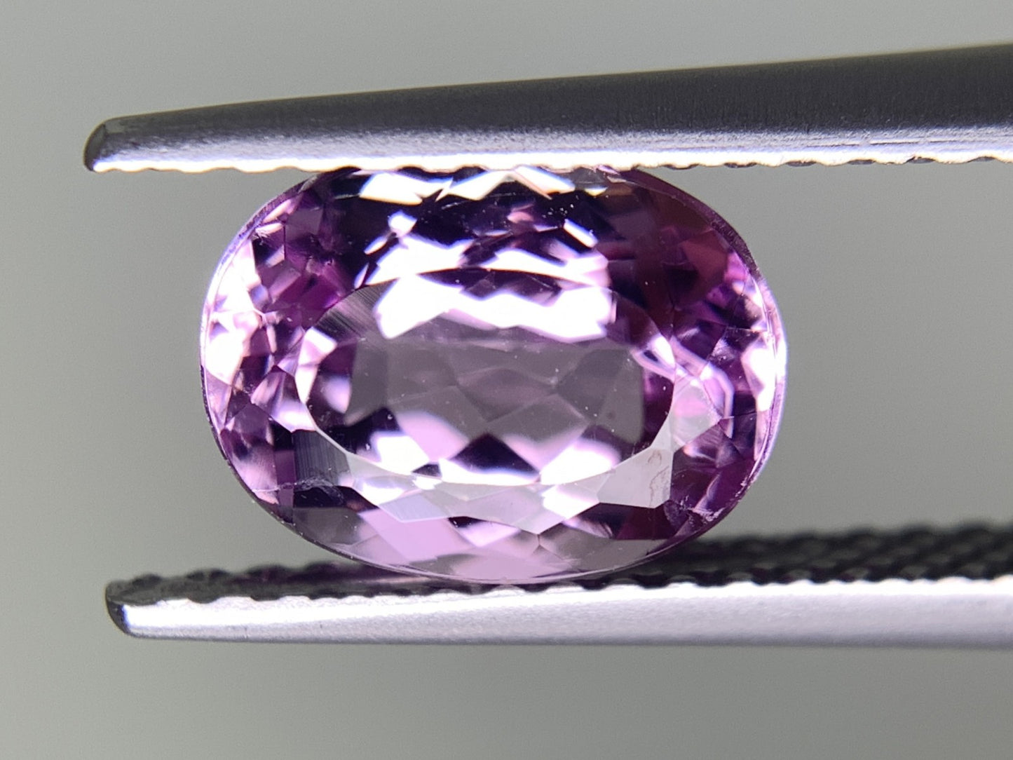 インペリアルトパーズ  天然  2.213ct  中央宝石ソーティング付き  8.44㎜×6.39㎜×4.84㎜   ルース（ 裸石 ） 5428Y