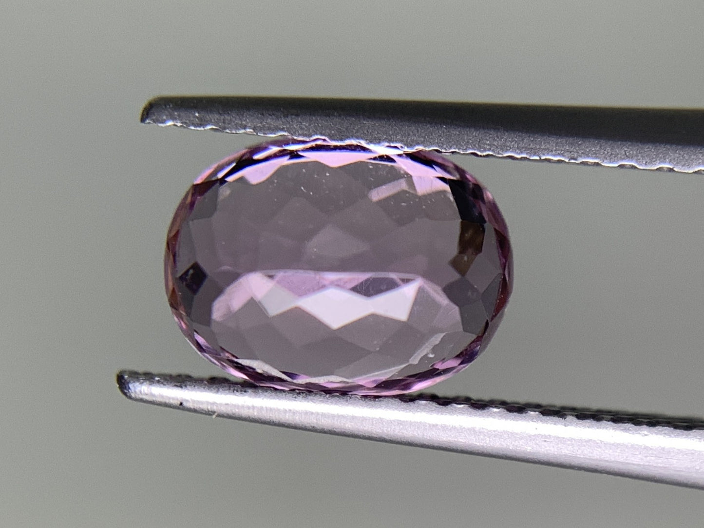 インペリアルトパーズ  天然  2.213ct  中央宝石ソーティング付き  8.44㎜×6.39㎜×4.84㎜   ルース（ 裸石 ） 5428Y