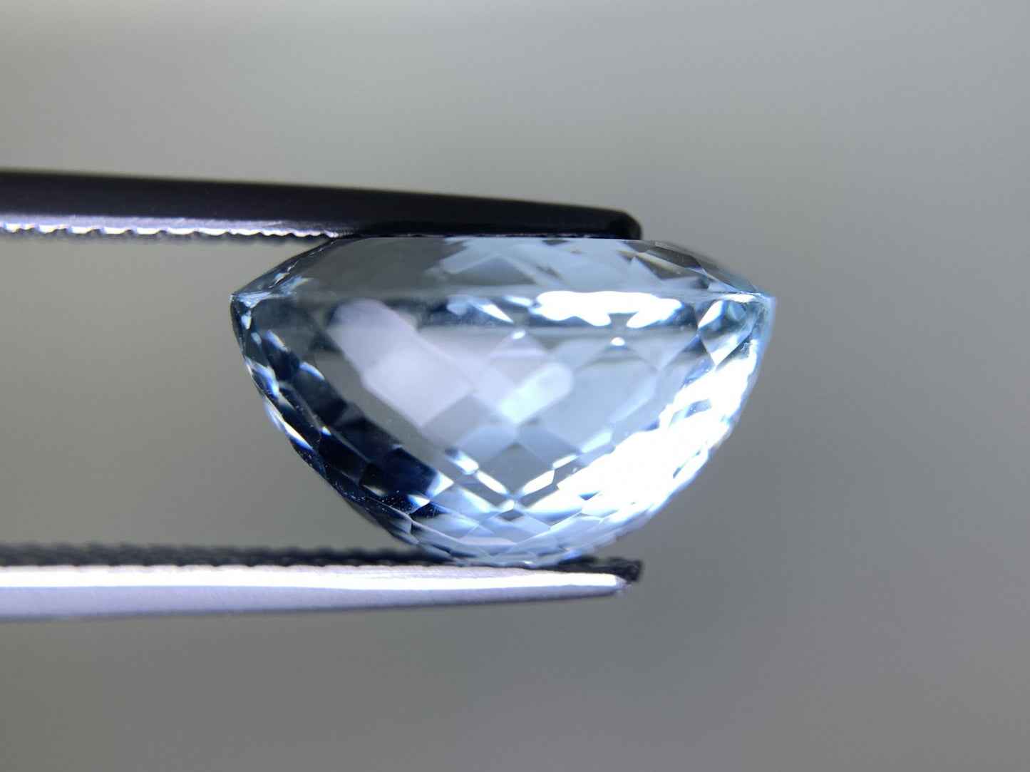 アクアマリン 天然 9.264ct 宝石ソーティング付き 14.1㎜×11.7㎜×8.7㎜ ルース（ 裸石 ） 7246Y