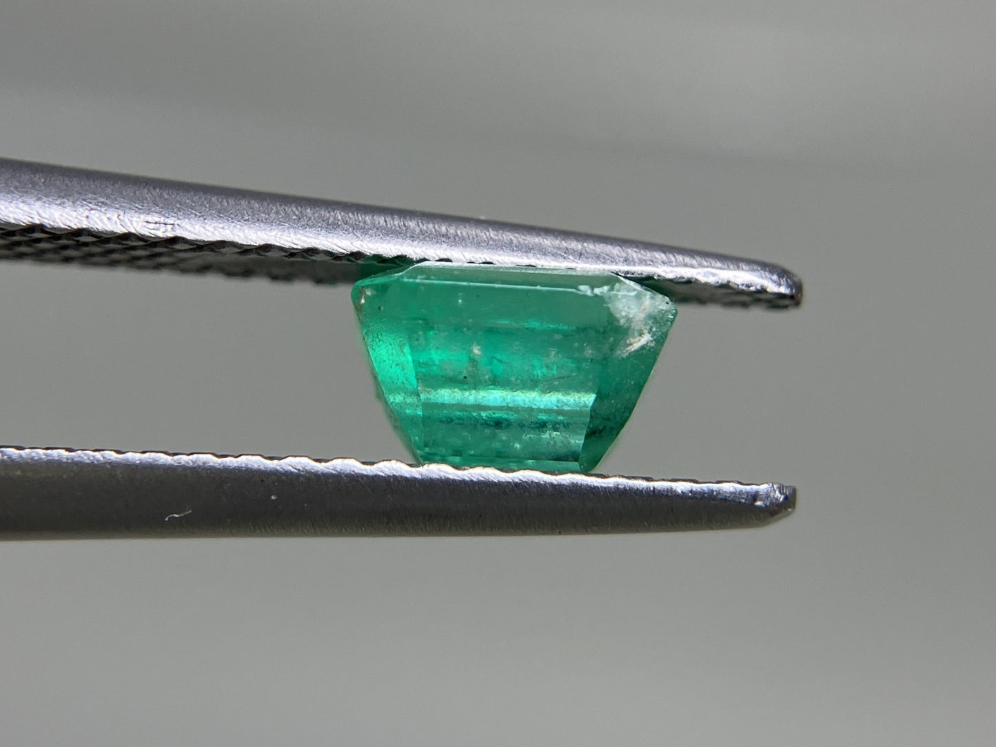 エメラルド 1.055ct 宝石ソーティング付き 6.1㎜×5.9㎜×4.0㎜ ルース（ 裸石 ） 3798YY