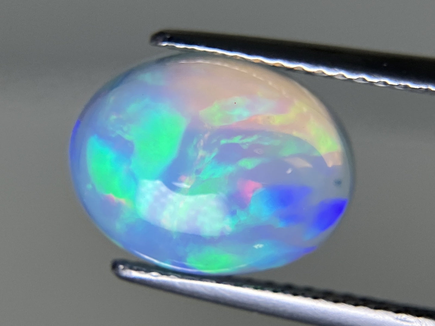 オパール 2.789ct 宝石ソーティング付き 12.2㎜×9.4㎜×5.1㎜ ルース（ 裸石 ） 3901YY