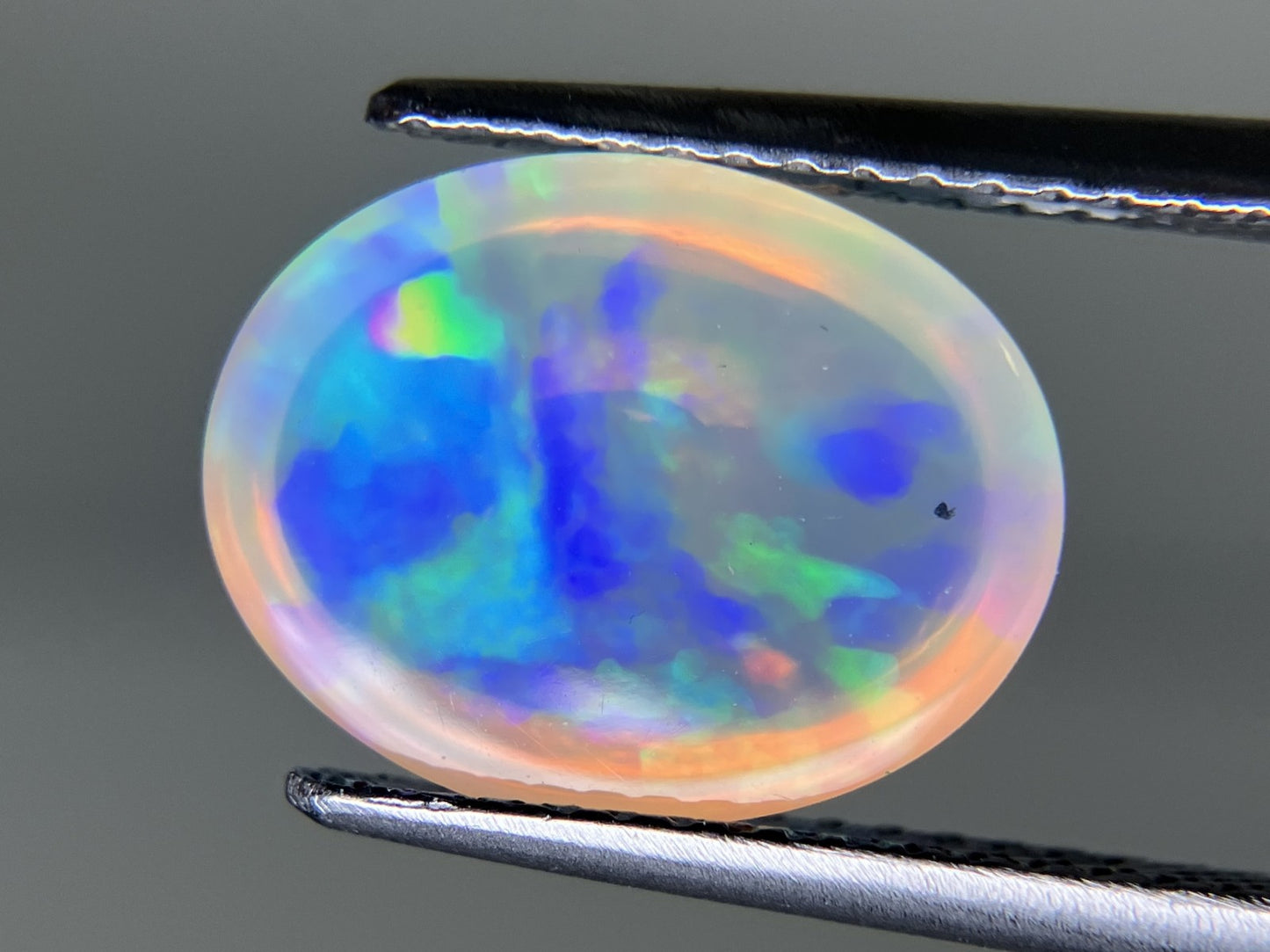 オパール 2.789ct 宝石ソーティング付き 12.2㎜×9.4㎜×5.1㎜ ルース（ 裸石 ） 3901YY