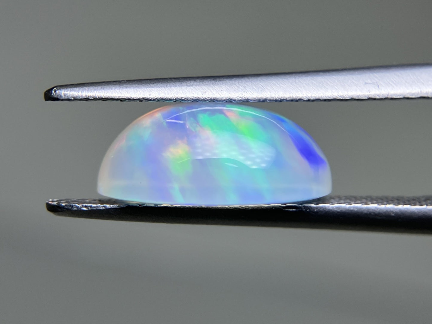 オパール 2.789ct 宝石ソーティング付き 12.2㎜×9.4㎜×5.1㎜ ルース（ 裸石 ） 3901YY